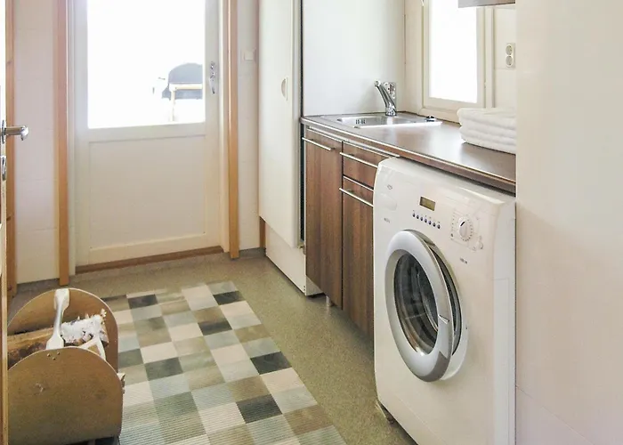 Ylaeneuvola Lanssi By Interhome